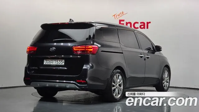 Kia Carnival 2020 thumb 2