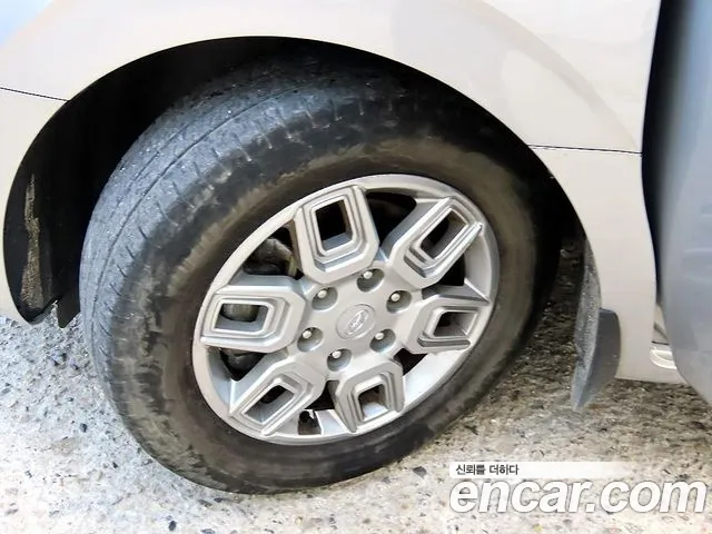 Hyundai Staria 2021 thumb 5