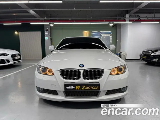 BMW 3-Series 2010 thumb 2