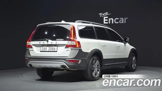 Volvo XC70 2014 thumb 2