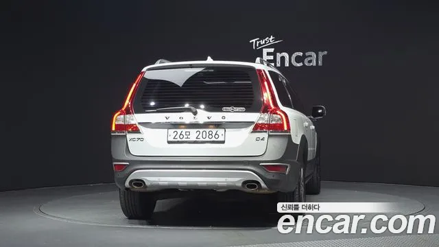 Volvo XC70 2014 thumb 4