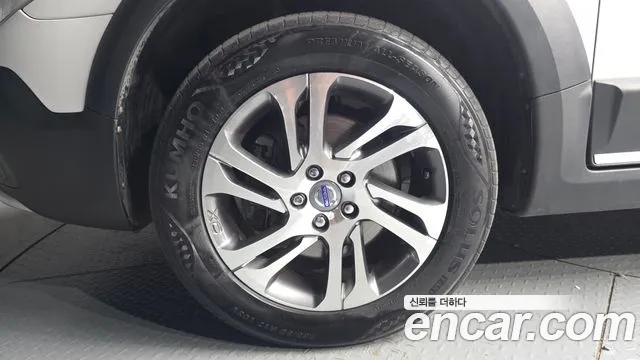 Volvo XC70 2014 thumb 5
