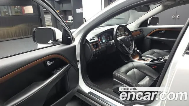 Volvo XC70 2014 thumb 10