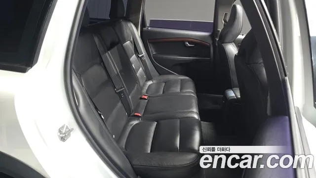 Volvo XC70 2014 thumb 11