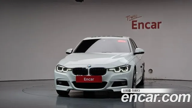 BMW 3-Series 2018 thumb 2