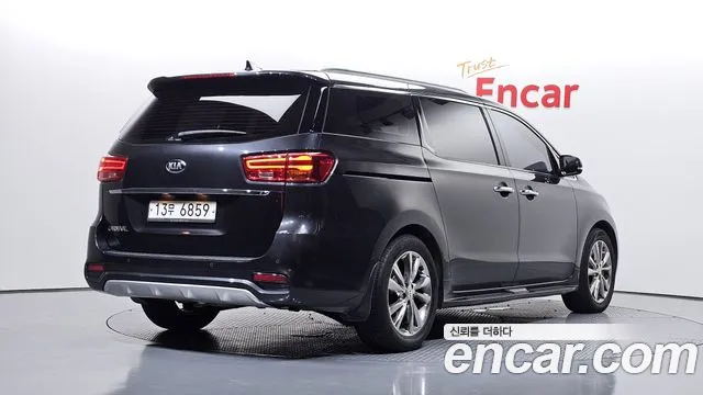 Kia Carnival 2019 thumb 2