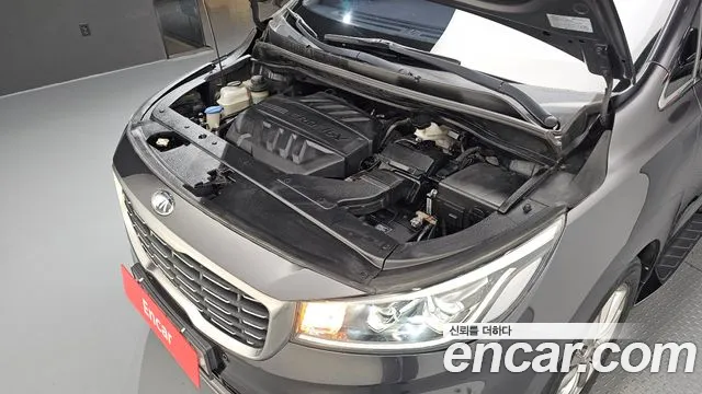 Kia Carnival 2019 thumb 6