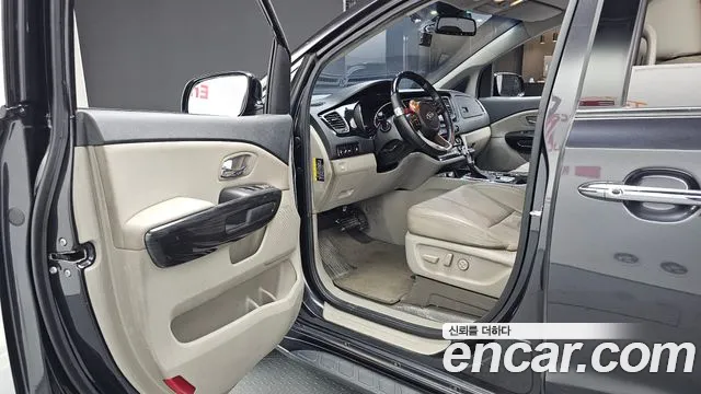 Kia Carnival 2019 thumb 10