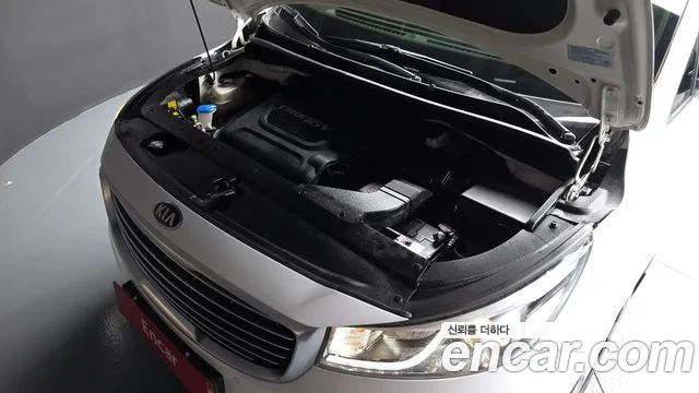 Kia Carnival 2015 thumb 6