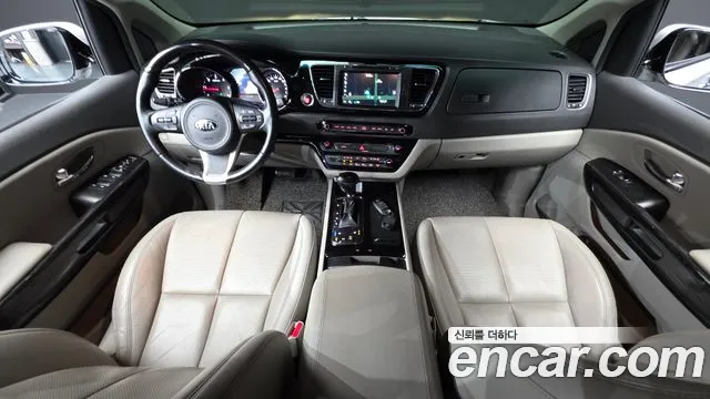 Kia Carnival 2015 thumb 7