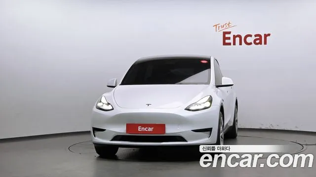 Tesla Model Y 2023 thumb 3
