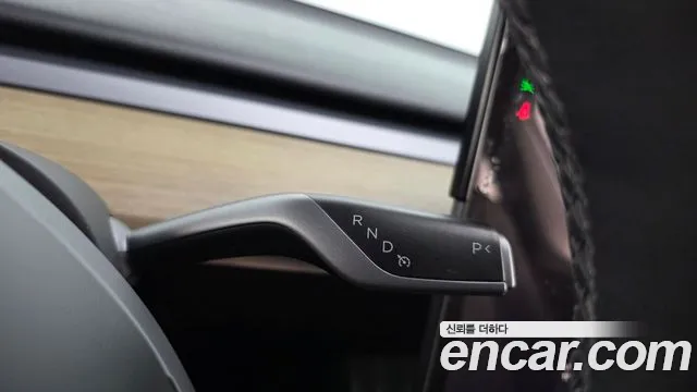 Tesla Model Y 2023 thumb 9