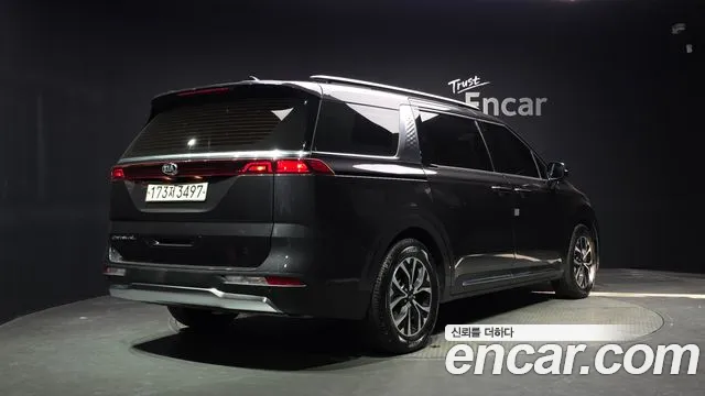 Kia Carnival 2021 thumb 2