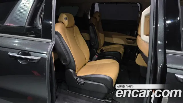 Kia Carnival 2021 thumb 12