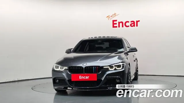 BMW 3-Series 2018 thumb 3