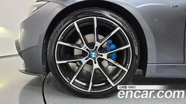 BMW 3-Series 2018 thumb 5