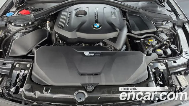 BMW 3-Series 2018 thumb 6