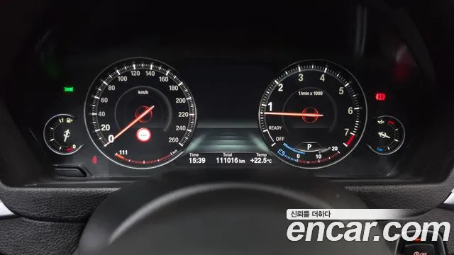 BMW 3-Series 2018 thumb 8