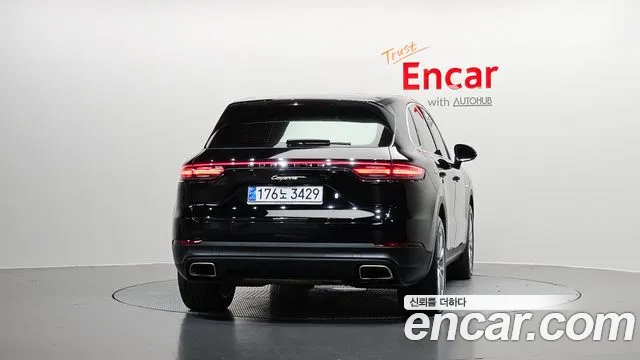 Porsche Cayenne 2022 thumb 3