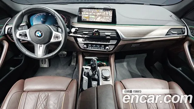 BMW 5-Series 2019 thumb 6