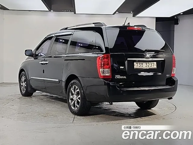 Kia Carnival 2014 thumb 3