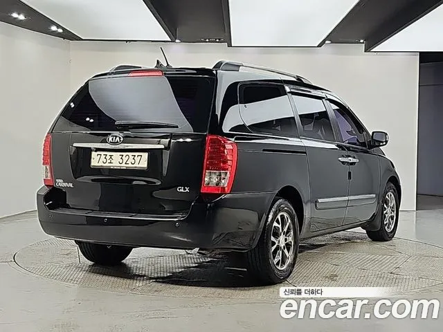 Kia Carnival 2014 thumb 4