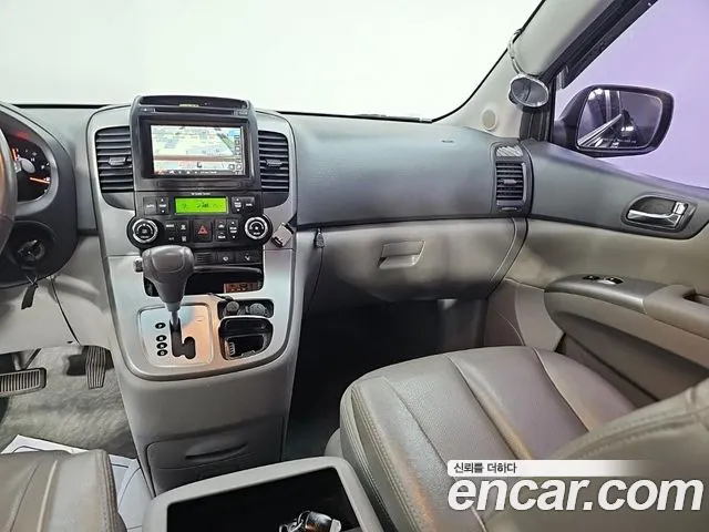 Kia Carnival 2014 thumb 10