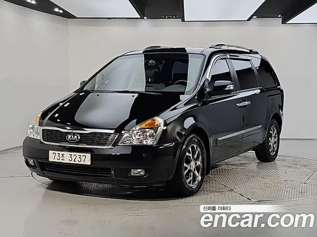 Kia Carnival 2014 thumb 11