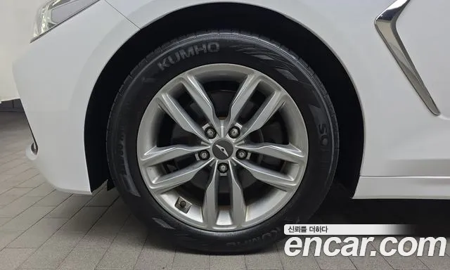 Genesis G70 2019 thumb 4
