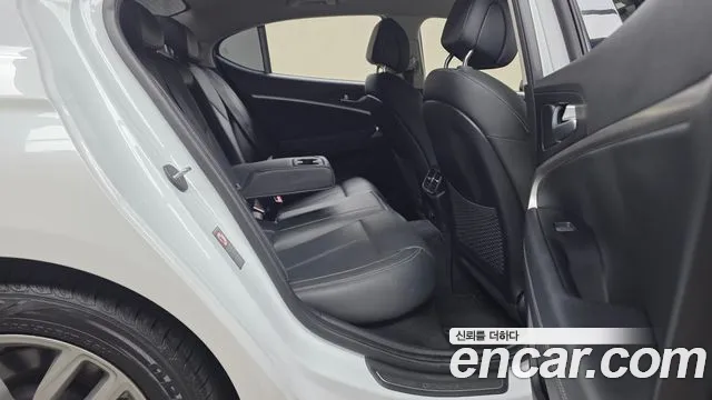 Genesis G70 2019 thumb 10