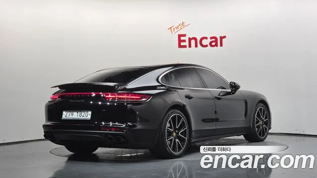 Porsche Panamera 2018 thumb 2