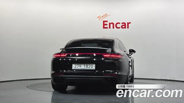 Porsche Panamera 2018 thumb 4