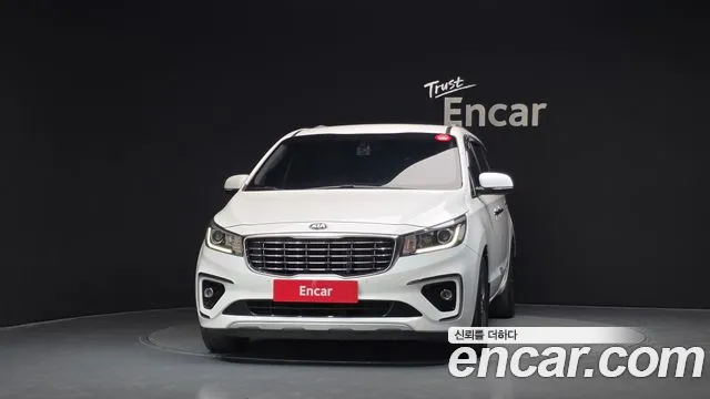Kia Carnival 2019 thumb 3