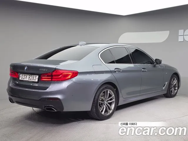 BMW 5-Series 2018 thumb 2
