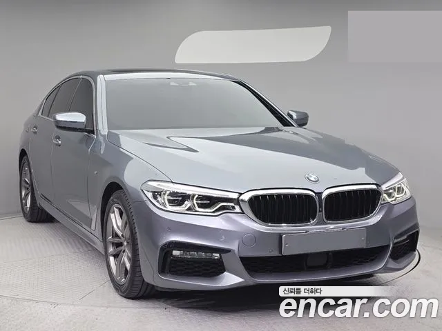 BMW 5-Series 2018 thumb 3