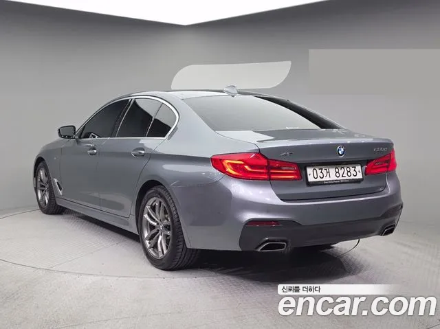 BMW 5-Series 2018 thumb 4