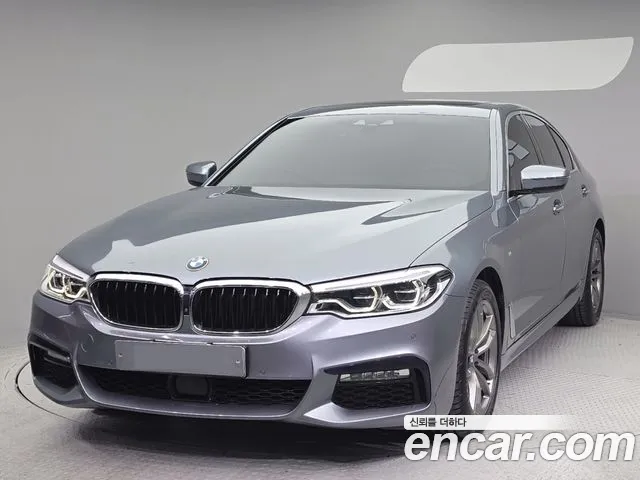 BMW 5-Series 2018 thumb 11