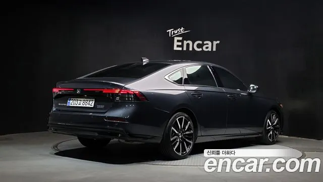 Honda Accord 2023 thumb 2