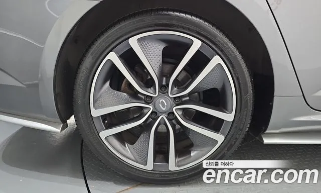 Renault-KoreaSamsung Megane 2017 thumb 5