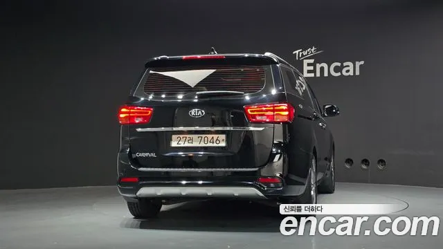 Kia Carnival 2018 thumb 4