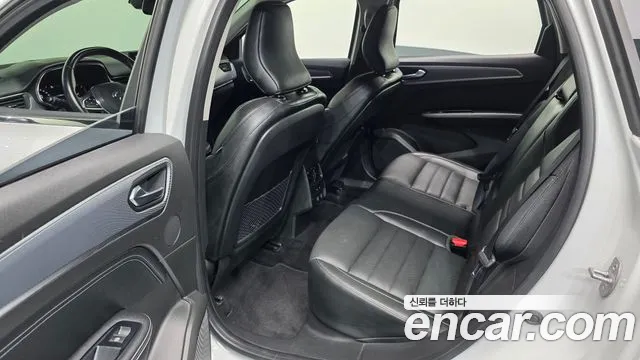Renault-KoreaSamsung Arkana 2020 thumb 11