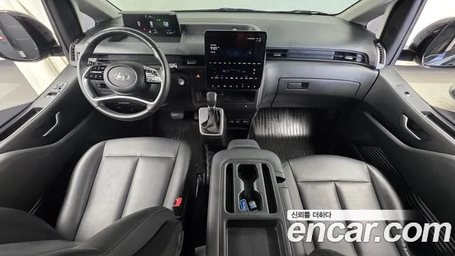 Hyundai Staria 2023 thumb 7