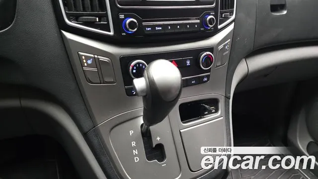 Hyundai Starex 2017 thumb 9