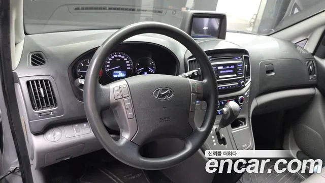 Hyundai Starex 2017 thumb 12