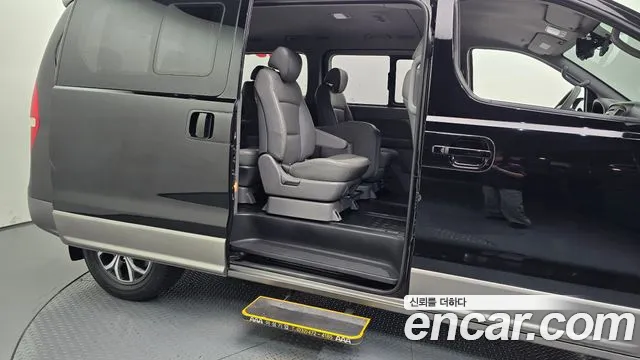 Hyundai Starex 2016 thumb 12