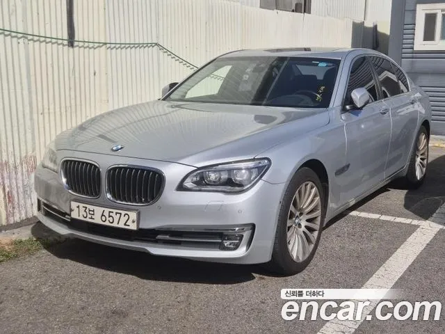 BMW 7-Series 2014 thumb 3