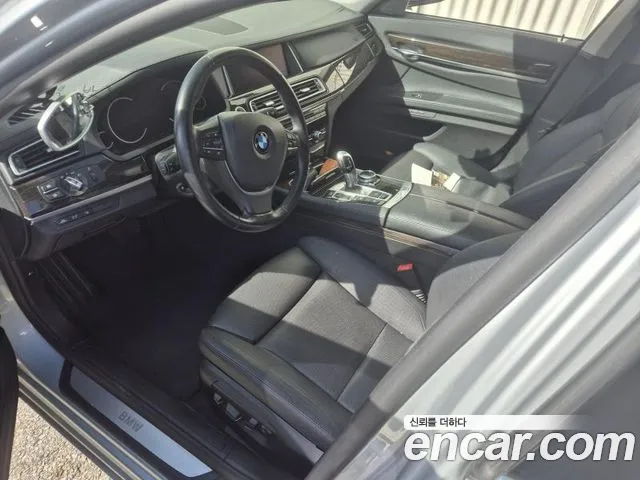 BMW 7-Series 2014 thumb 4