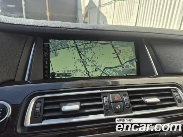 BMW 7-Series 2014 thumb 6