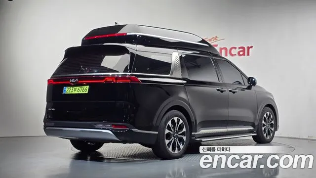 Kia Carnival 2023 thumb 2