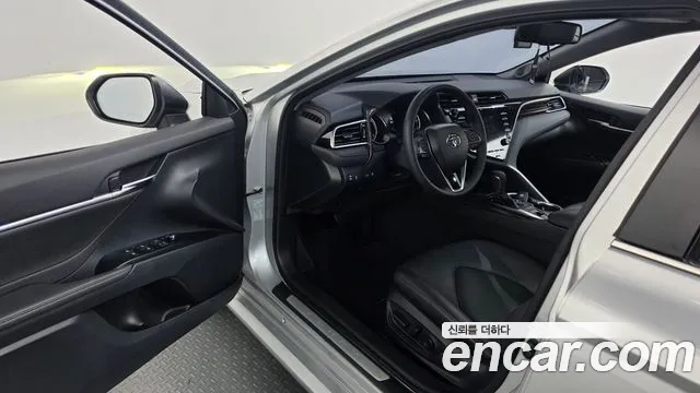 Toyota Camry 2018 thumb 10